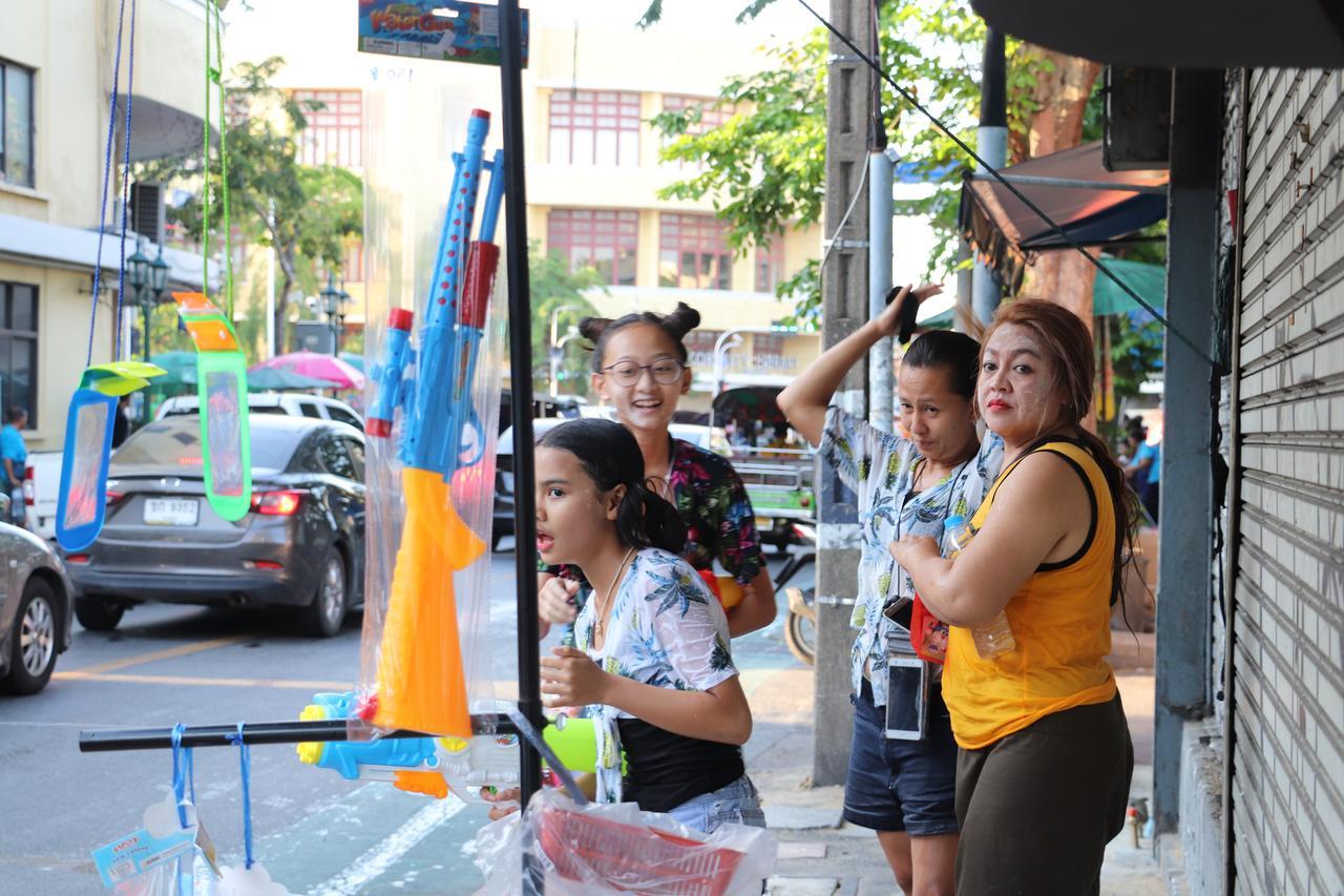 Ama Hostel Bangkok Exterior photo